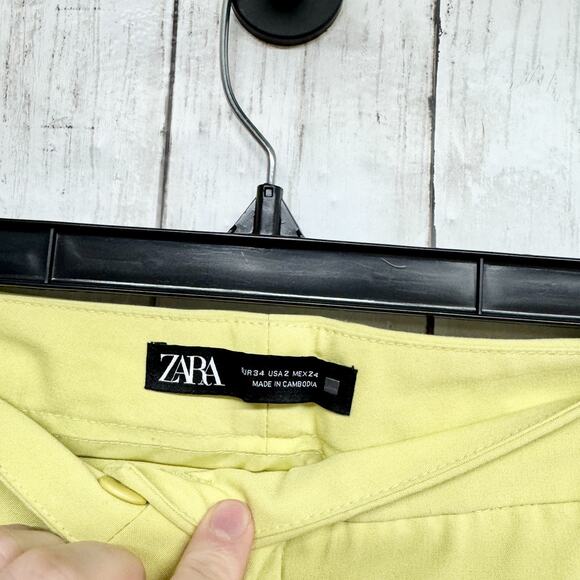 Zara Pants Women Size 2 Pale Matte Yellow Tapered Straight Pants Zip Fly Pockets - Picture 4 of 6